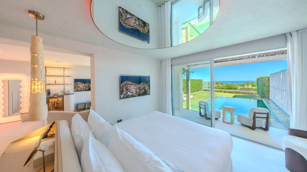 Destino Five Ibiza - 5-Star Grand Luxe Resort - Free Entrance to Pacha Club — Hotel rooms in Santa Eulalia, Balearic Islands