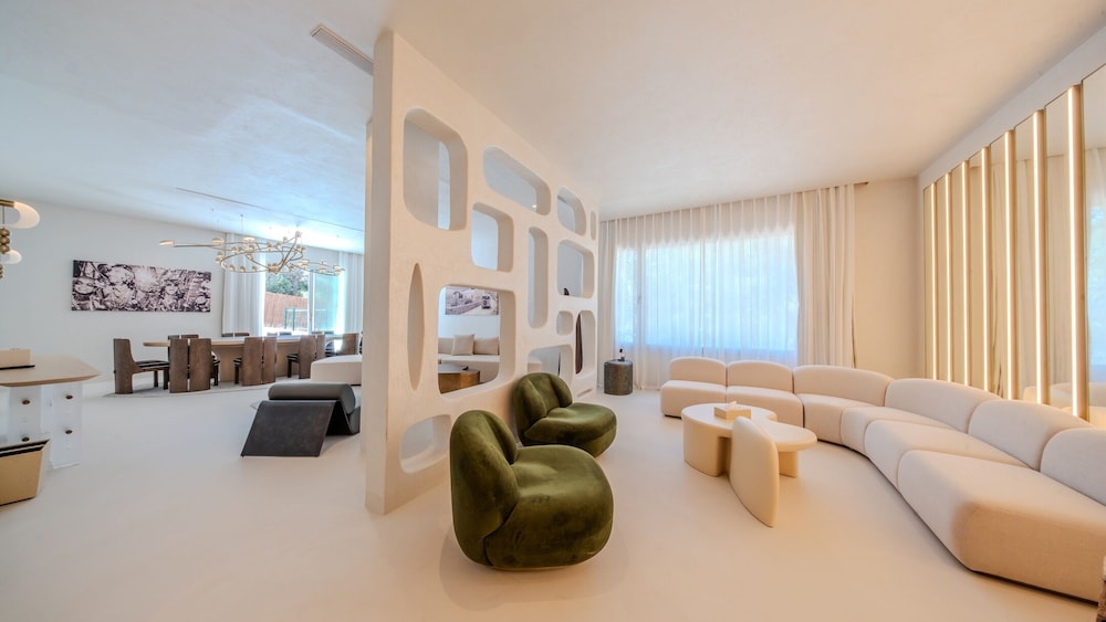 Destino Five Ibiza - 5-Star Grand Luxe Resort - Free Entrance to Pacha Club — Hotel rooms in Santa Eulalia, Balearic Islands