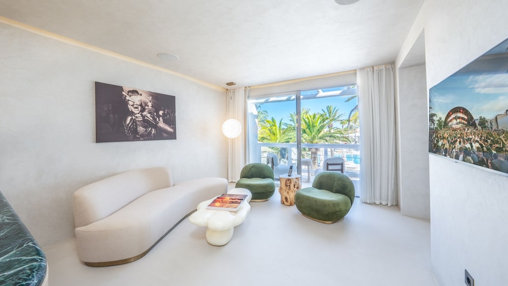 Destino Five Ibiza - 5-Star Grand Luxe Resort - Free Entrance to Pacha Club — Hotel rooms in Santa Eulalia, Balearic Islands