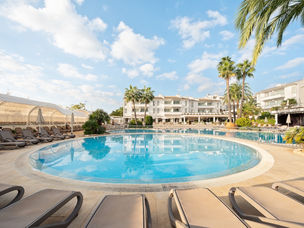 Puerto Azul Suite Hotel — Swimming pool in Puerto Pollensa, Balearic Islands
