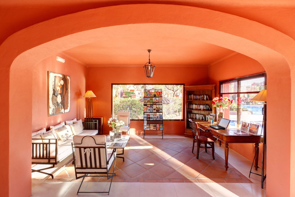 Vasari Resort — Hotel building in Marbella, Andalusia