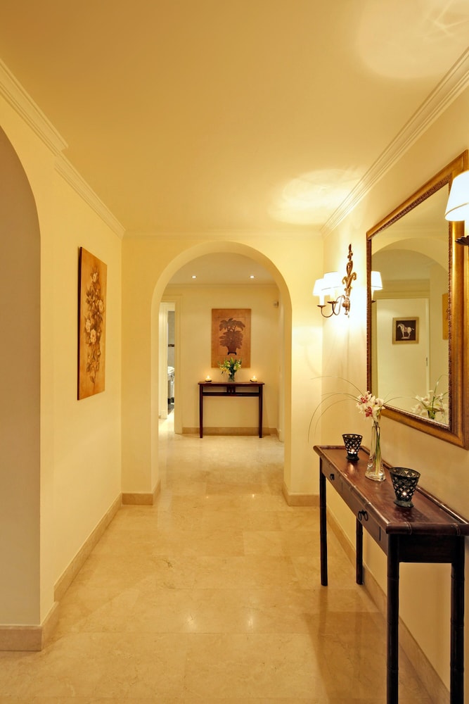 Vasari Resort — Hotel building in Marbella, Andalusia