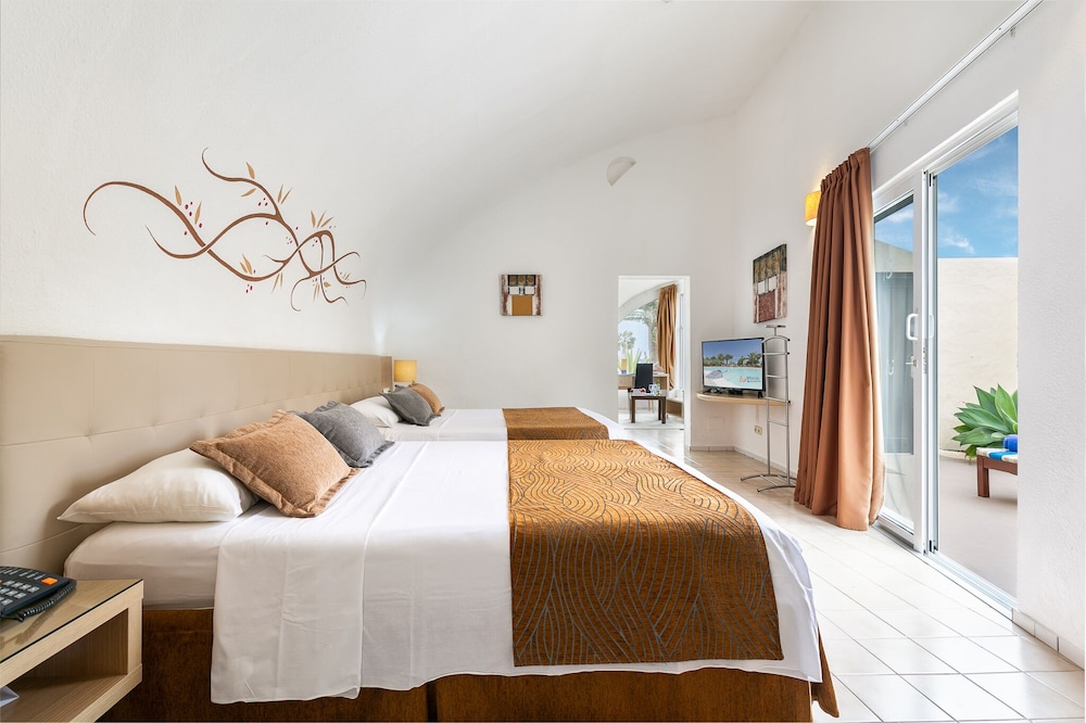 Hotel LIVVO Risco del Gato Suites — Hotel rooms in Costa Calma, Canary Islands