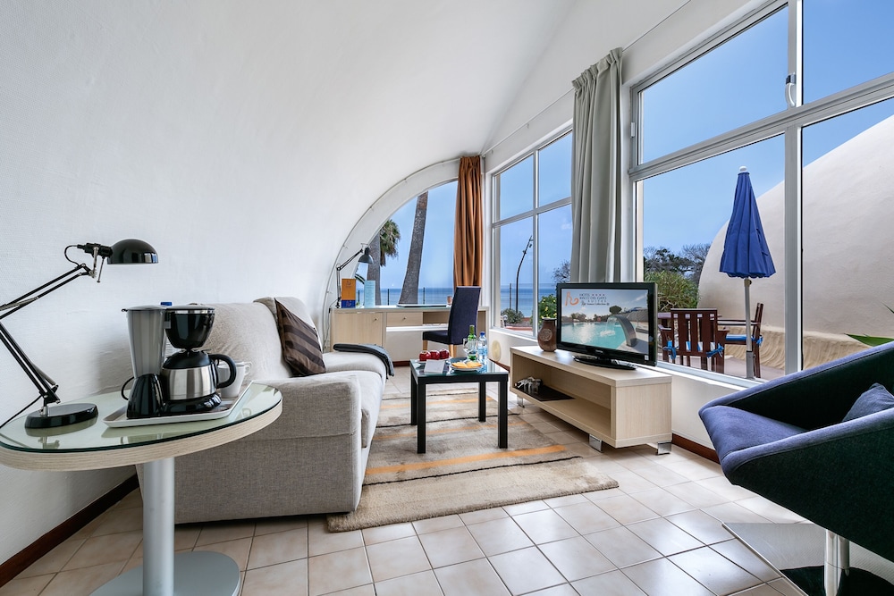 Hotel LIVVO Risco del Gato Suites — Hotel rooms in Costa Calma, Canary Islands