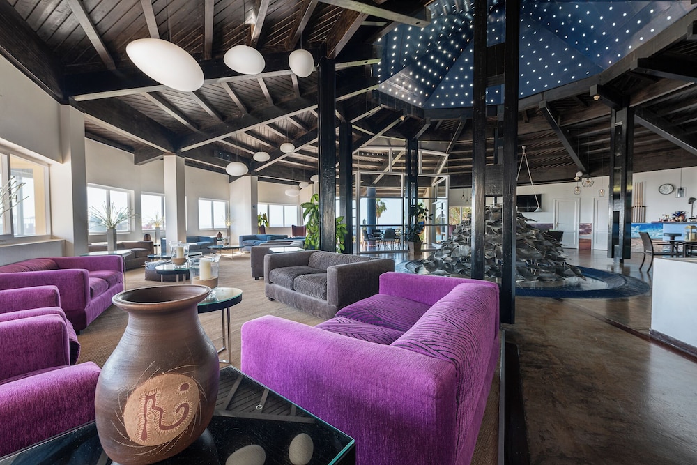 Hotel LIVVO Risco del Gato Suites — Hotel building in Costa Calma, Canary Islands