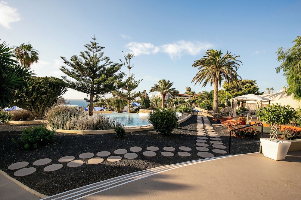 Hotel LIVVO Risco del Gato Suites — Swimming pool in Costa Calma, Canary Islands