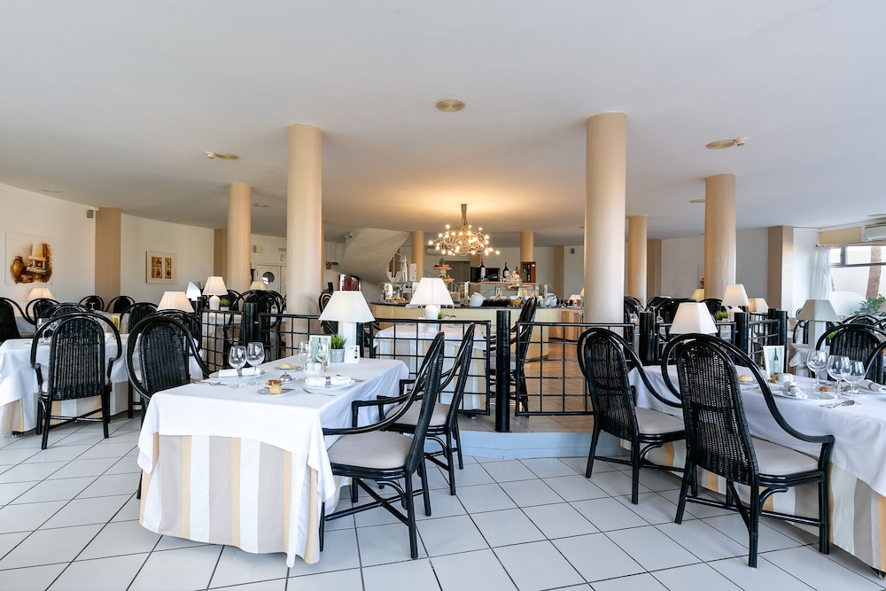 Hotel LIVVO Risco del Gato Suites — Restaurant & bars in Costa Calma, Canary Islands