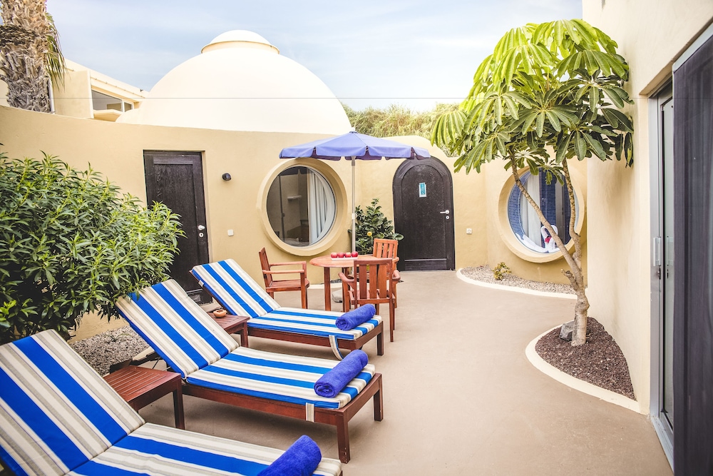 Hotel LIVVO Risco del Gato Suites — Hotel building in Costa Calma, Canary Islands