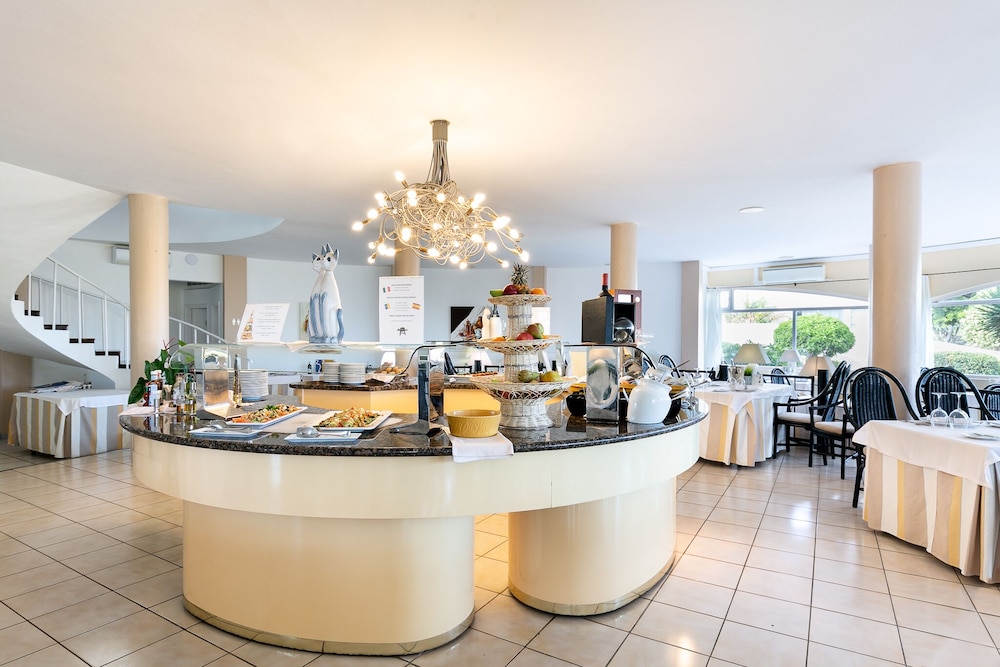 Hotel LIVVO Risco del Gato Suites — Restaurant & bars in Costa Calma, Canary Islands