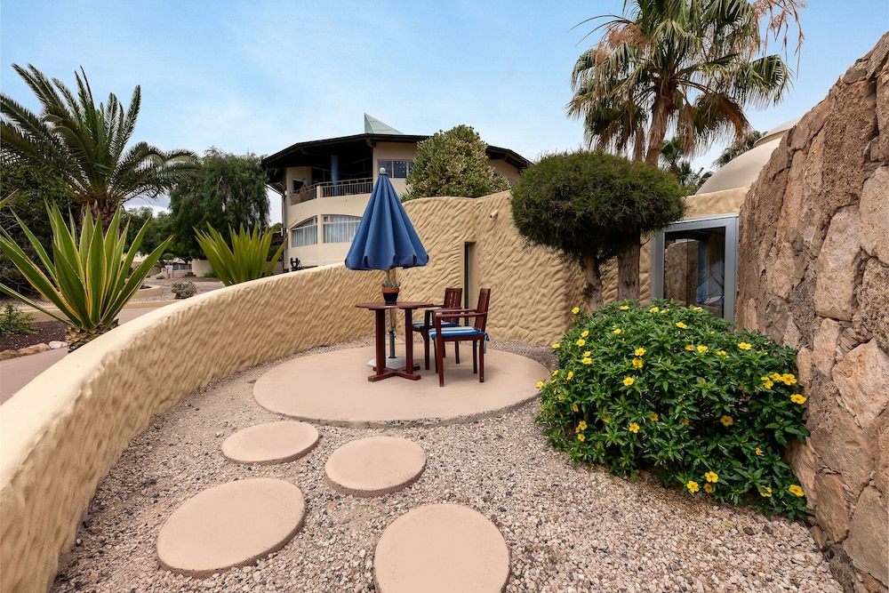 Hotel LIVVO Risco del Gato Suites — Hotel building in Costa Calma, Canary Islands