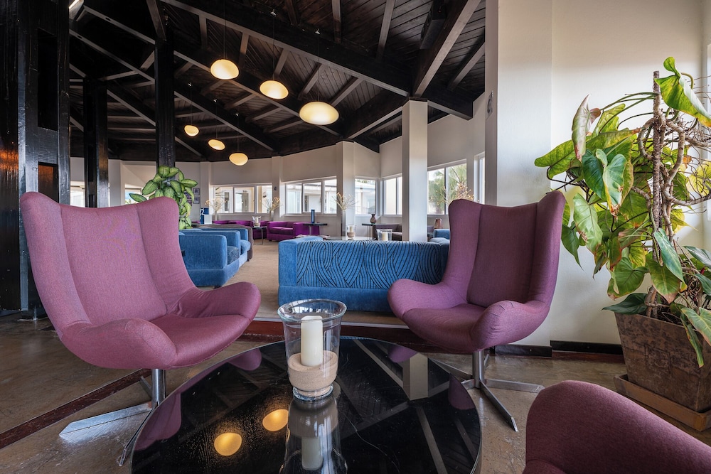 Hotel LIVVO Risco del Gato Suites — Hotel building in Costa Calma, Canary Islands