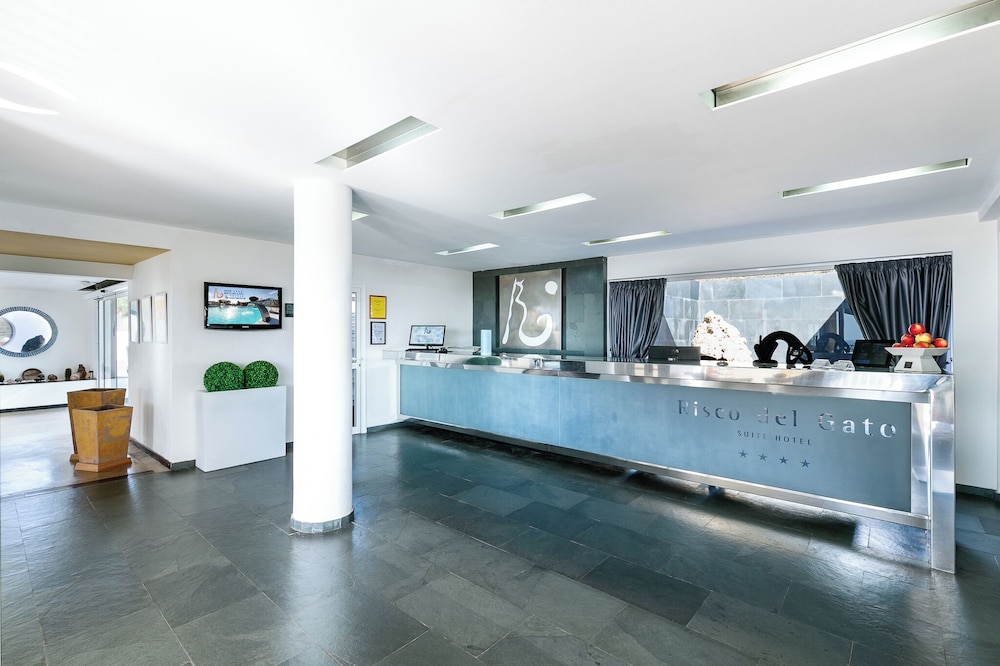 Hotel LIVVO Risco del Gato Suites — Hotel building in Costa Calma, Canary Islands