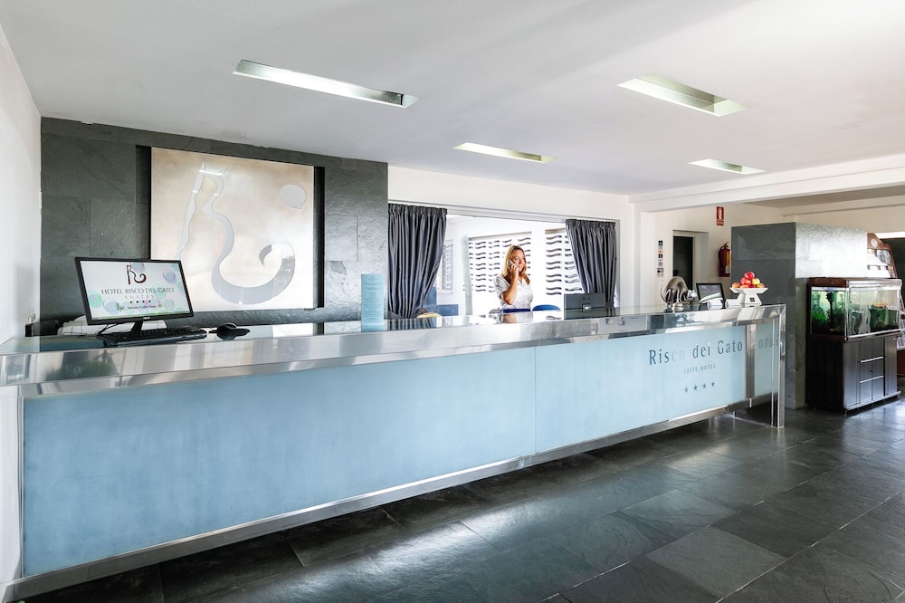 Hotel LIVVO Risco del Gato Suites — Hotel building in Costa Calma, Canary Islands