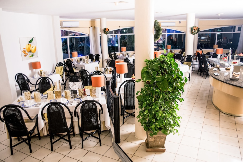 Hotel LIVVO Risco del Gato Suites — Restaurant & bars in Costa Calma, Canary Islands