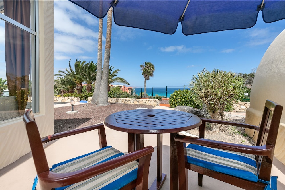 Hotel LIVVO Risco del Gato Suites — Hotel rooms in Costa Calma, Canary Islands