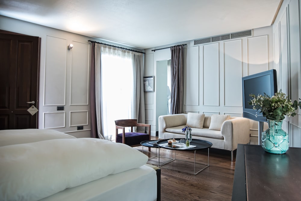 CoolRooms Palacio Villapanés 5 GL — Hotel rooms in Seville, Andalusia