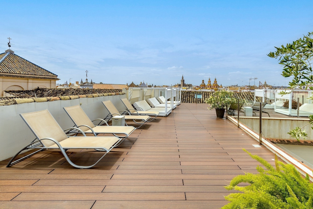 CoolRooms Palacio Villapanés 5 GL — Hotel building in Seville, Andalusia