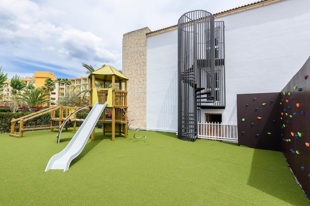 Aparthotel Alcudia Garden — Attractions for children in Alcudia, Balearic Islands