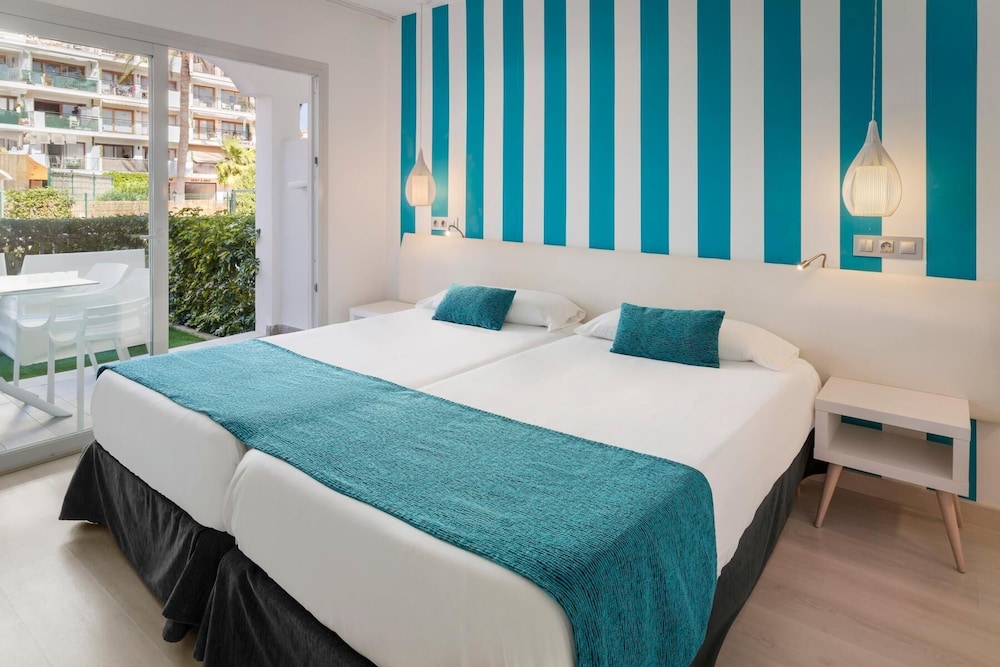Aparthotel Alcudia Garden — Hotel rooms in Alcudia, Balearic Islands