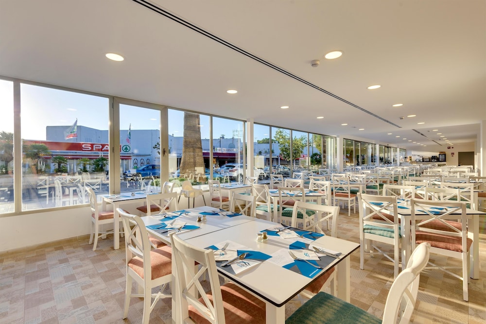 Aparthotel Alcudia Garden — Restaurant & bars in Alcudia, Balearic Islands
