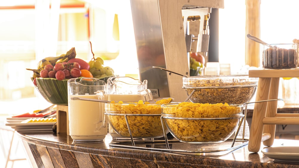 Rosamar Ibiza Hotel — Restaurant & bars in San Antonio, Balearic Islands