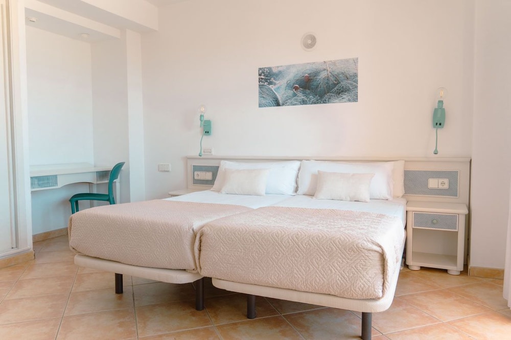 Rosamar Ibiza Hotel — Hotel rooms in San Antonio, Balearic Islands