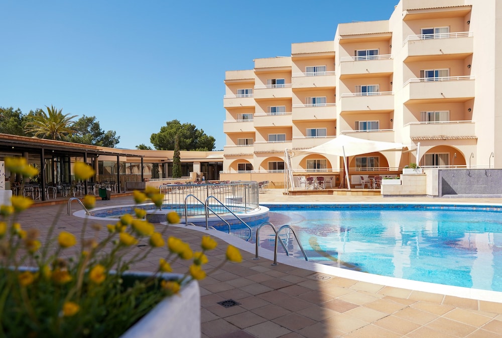 Rosamar Ibiza Hotel — Swimming pool in San Antonio, Balearic Islands