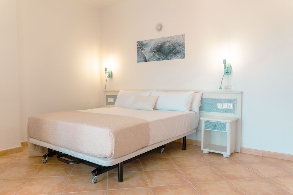 Rosamar Ibiza Hotel — Hotel rooms in San Antonio, Balearic Islands