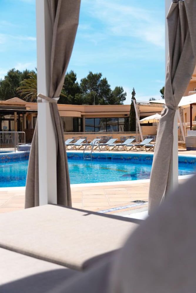 Rosamar Ibiza Hotel — Swimming pool in San Antonio, Balearic Islands