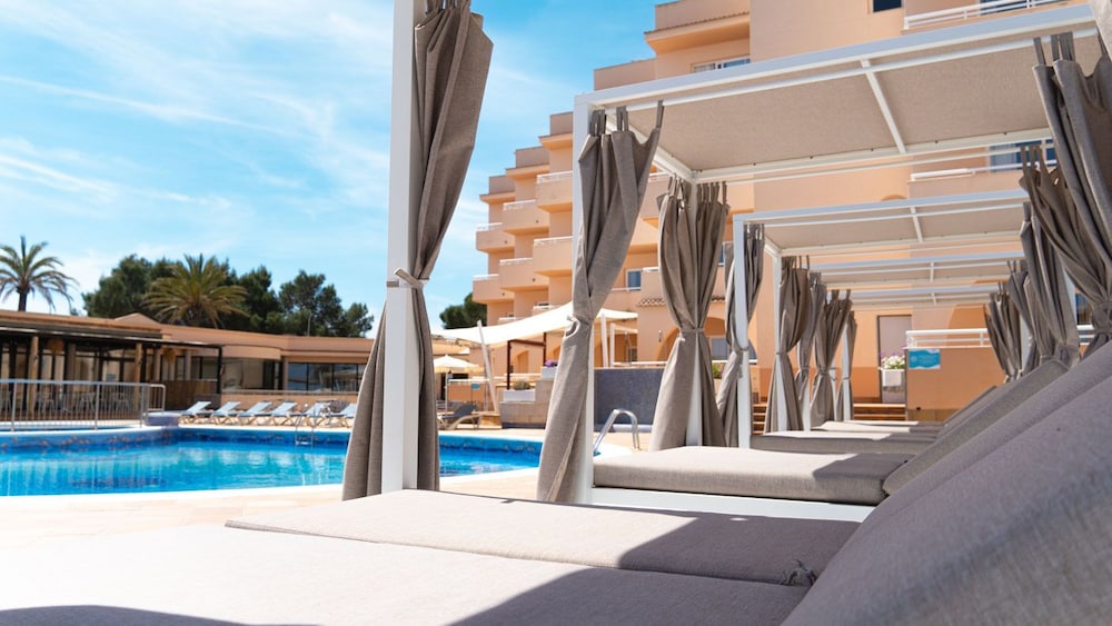Rosamar Ibiza Hotel — Swimming pool in San Antonio, Balearic Islands