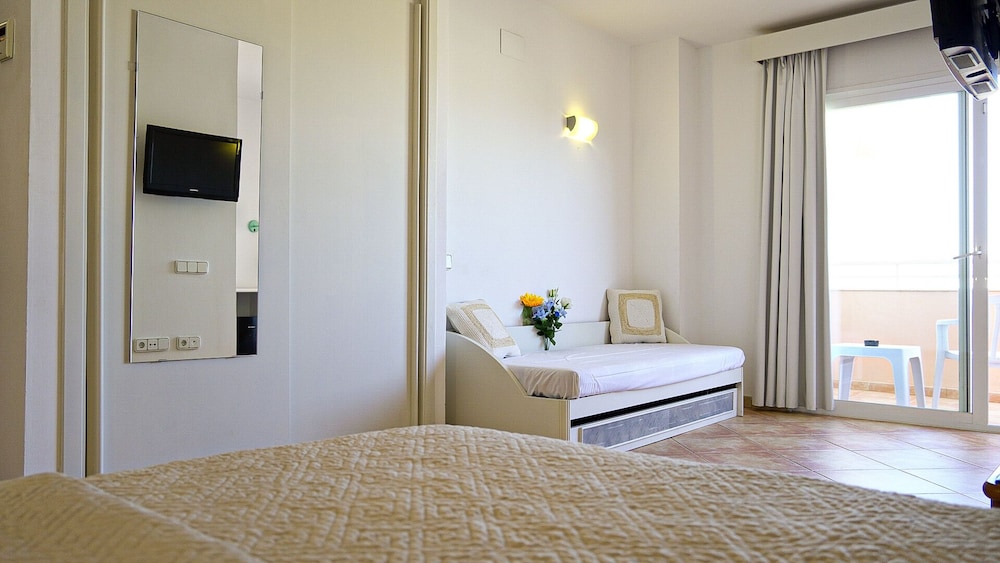 Rosamar Ibiza Hotel — Hotel rooms in San Antonio, Balearic Islands