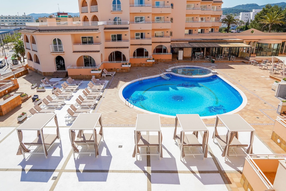Rosamar Ibiza Hotel — Swimming pool in San Antonio, Balearic Islands