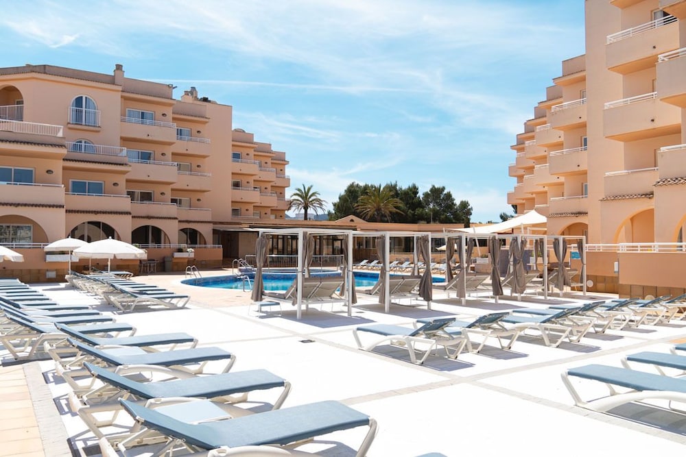Rosamar Ibiza Hotel — Swimming pool in San Antonio, Balearic Islands