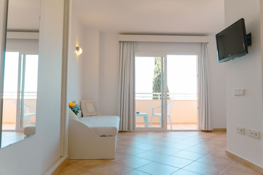Rosamar Ibiza Hotel — Hotel rooms in San Antonio, Balearic Islands