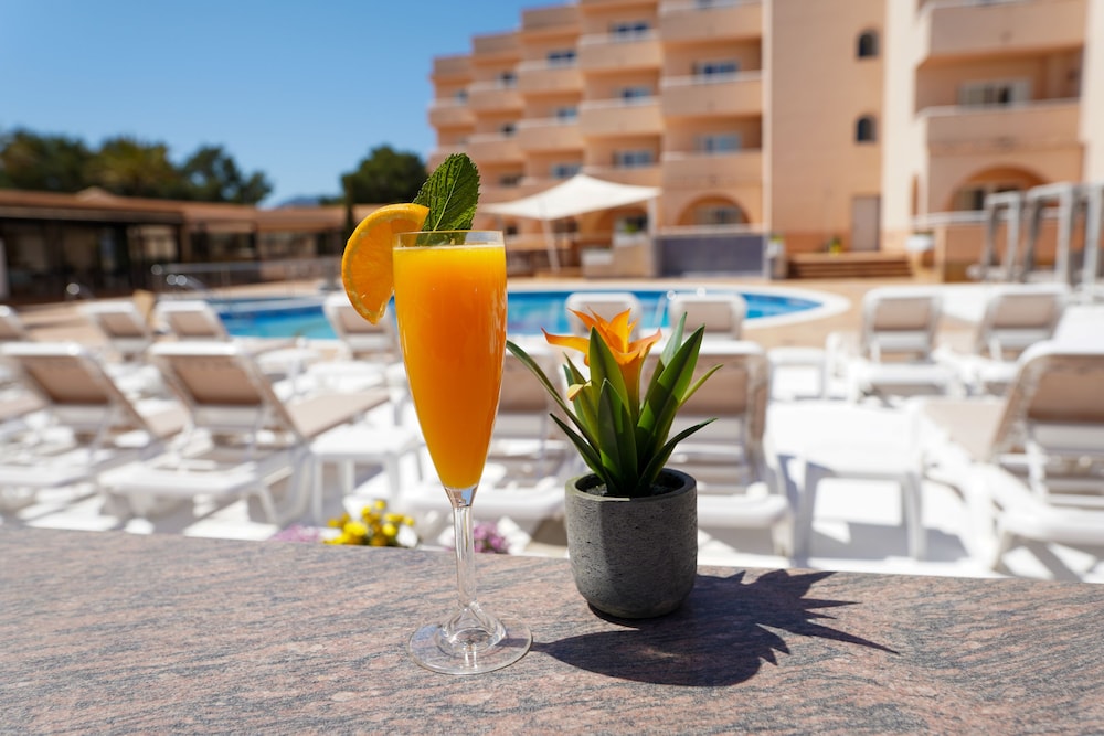 Rosamar Ibiza Hotel — Swimming pool in San Antonio, Balearic Islands