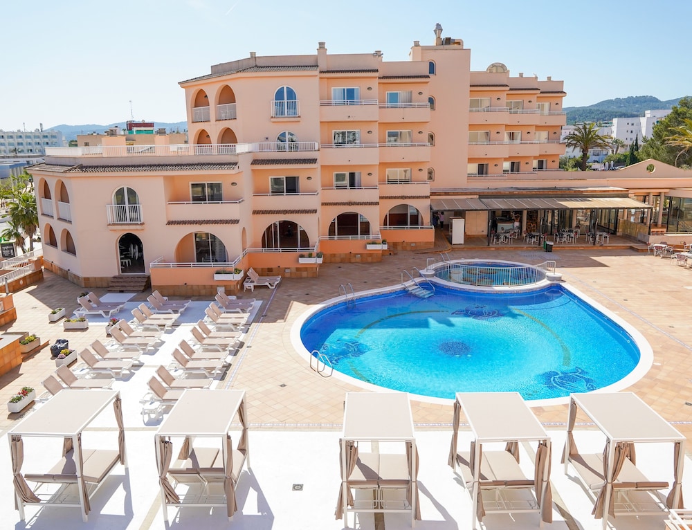 Rosamar Ibiza Hotel — Swimming pool in San Antonio, Balearic Islands