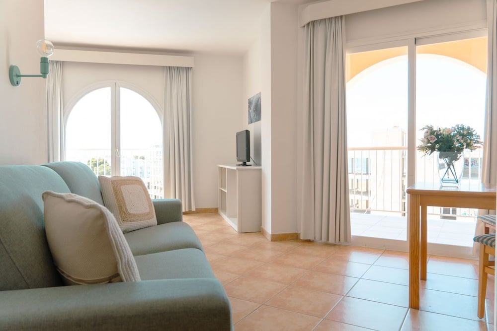 Rosamar Ibiza Hotel — Hotel rooms in San Antonio, Balearic Islands