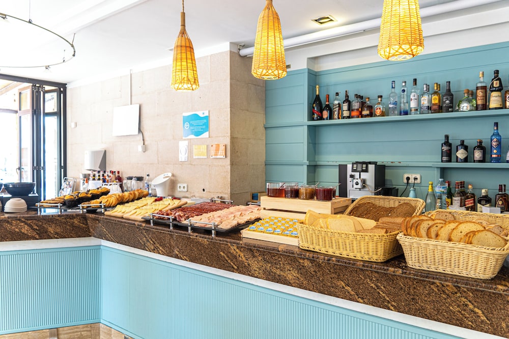 Rosamar Ibiza Hotel — Restaurant & bars in San Antonio, Balearic Islands