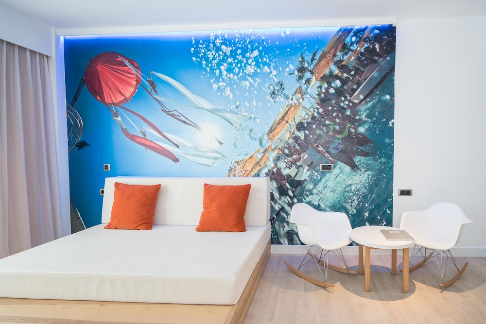 Hotel THB Ocean Beach - Adults Only — Hotel rooms in San Antonio, Balearic Islands