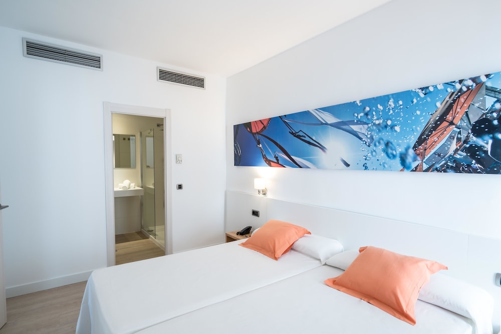 Hotel THB Ocean Beach - Adults Only — Hotel rooms in San Antonio, Balearic Islands