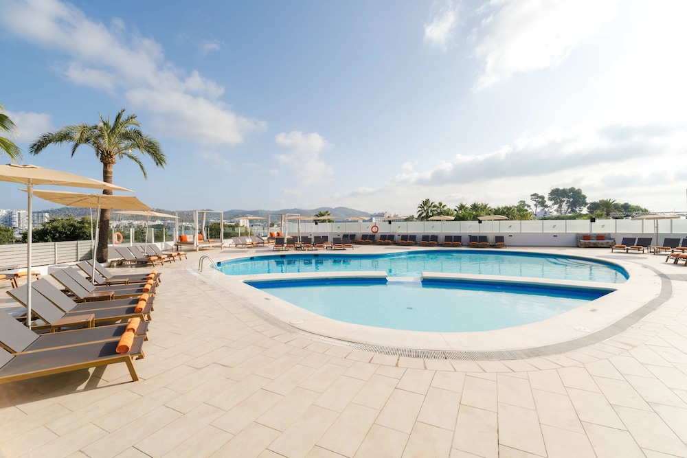 Hotel THB Ocean Beach - Adults Only — Swimming pool in San Antonio, Balearic Islands