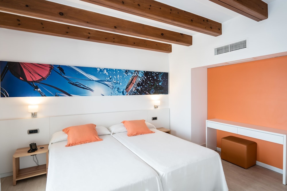 Hotel THB Ocean Beach - Adults Only — Hotel rooms in San Antonio, Balearic Islands