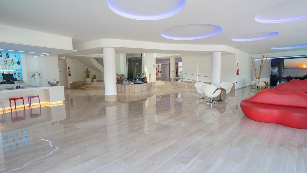 Hotel THB Ocean Beach - Adults Only — Hotel building in San Antonio, Balearic Islands