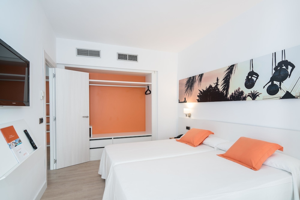 Hotel THB Ocean Beach - Adults Only — Hotel rooms in San Antonio, Balearic Islands