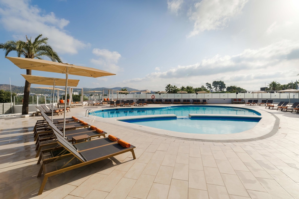 Hotel THB Ocean Beach - Adults Only — Swimming pool in San Antonio, Balearic Islands