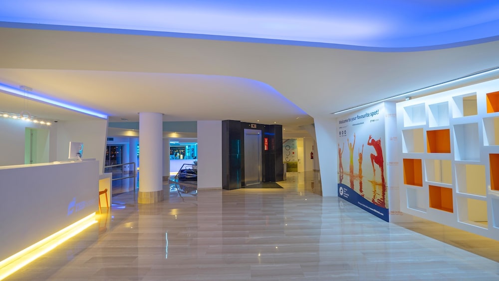 Hotel THB Ocean Beach - Adults Only — Hotel building in San Antonio, Balearic Islands