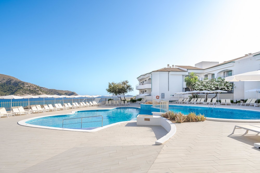 Aparthotel THB Guya Playa — Swimming pool in Cala Ratjada, Balearic Islands