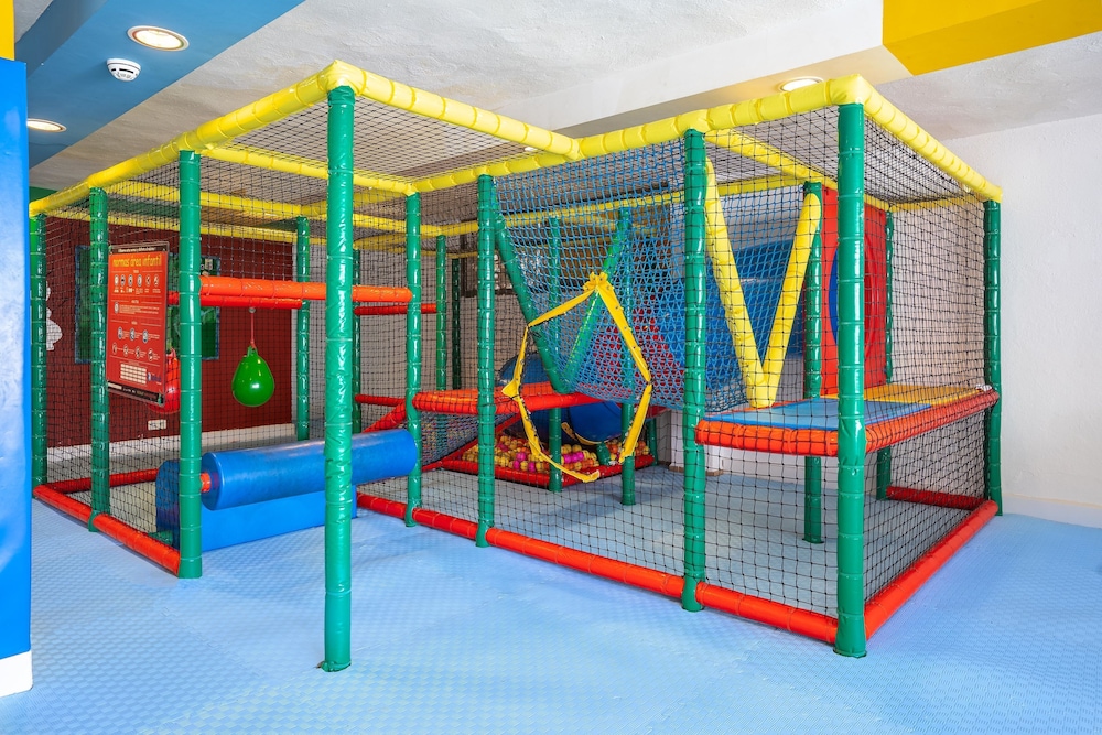Aparthotel THB Guya Playa — Attractions for children in Cala Ratjada, Balearic Islands