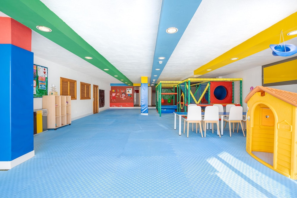 Aparthotel THB Guya Playa — Attractions for children in Cala Ratjada, Balearic Islands