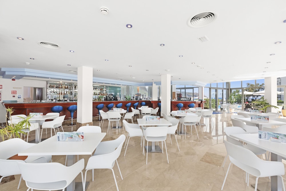Aparthotel THB Guya Playa — Restaurant & bars in Cala Ratjada, Balearic Islands